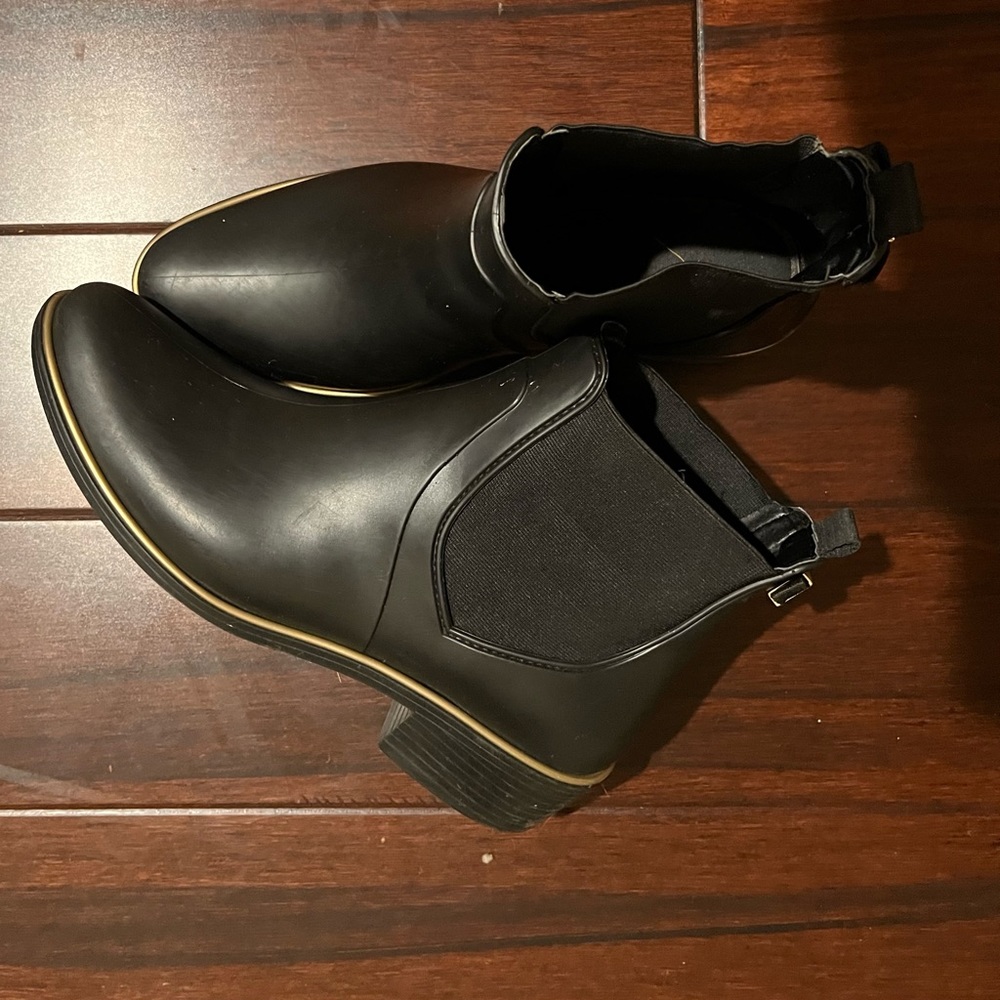 Kate Spade Star Water Chelsea Boots 10